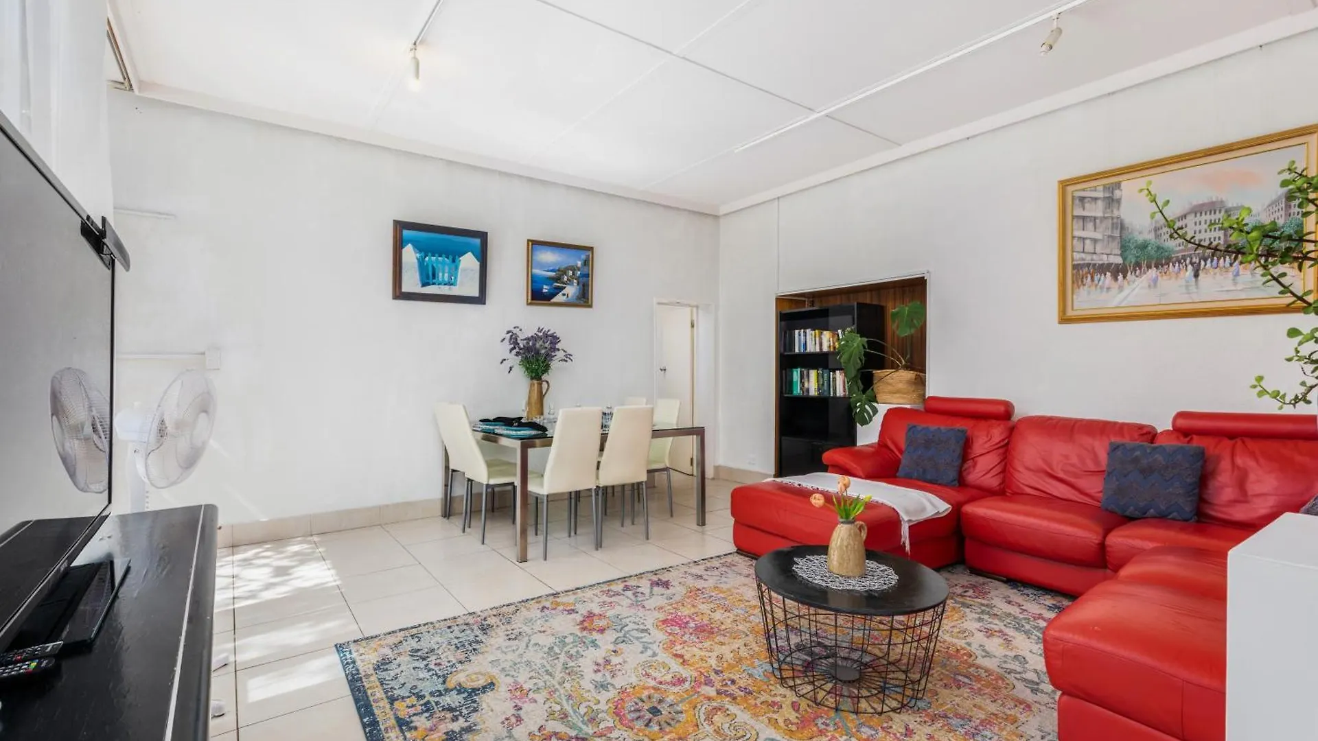 Holiday home Architectural Bright Open 2B&1B Home With A Private Garden At Yarralumla